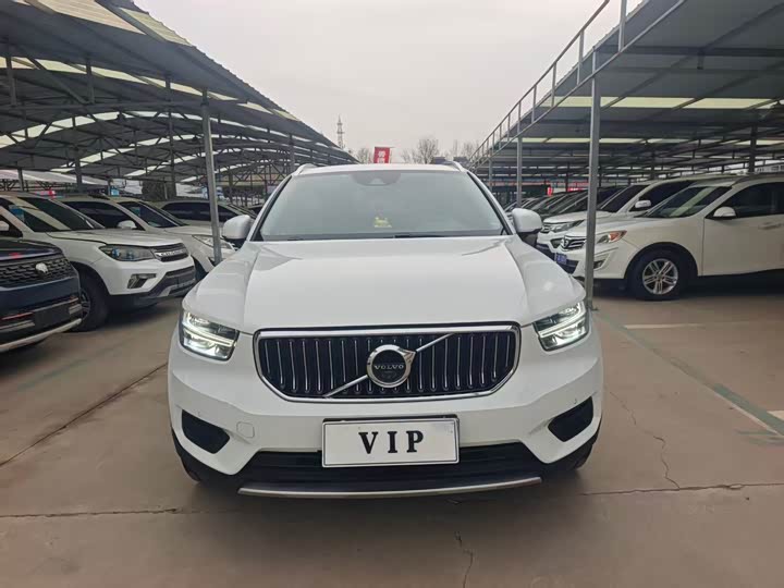 Volvo XC40 2020 T 3 — фото 2