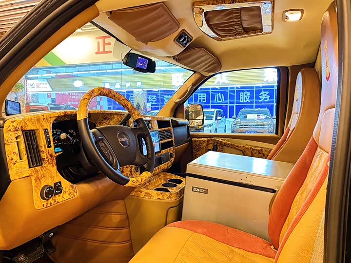 GMC SAVANA 2016 5.3 L G 550 S 4 WD — фото 9