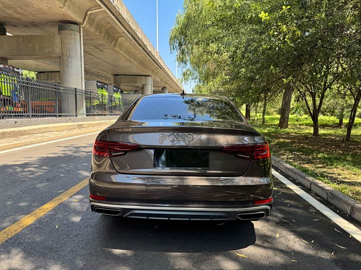 Audi A4L 40 TFSI стиль V — фото 5