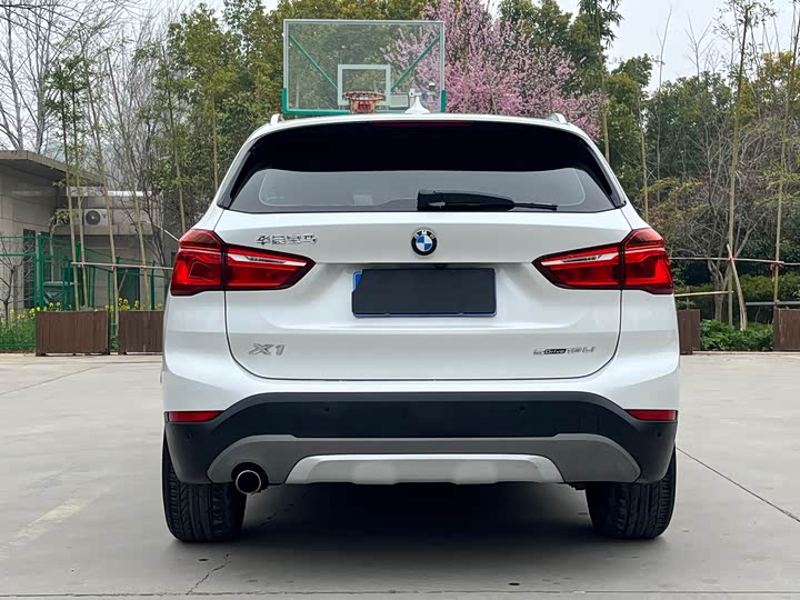 BMW X1 2019 s Drive 18 Li — фото 6