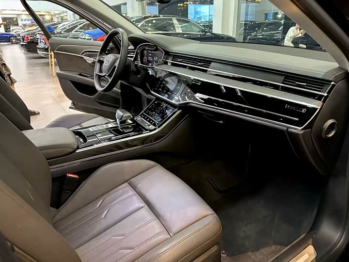 Audi A8 2018 A 8 L 55 TFSI quattro — фото 7