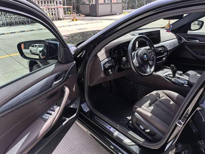 BMW 5-Series 2022 530 Li Leading M — фото 9