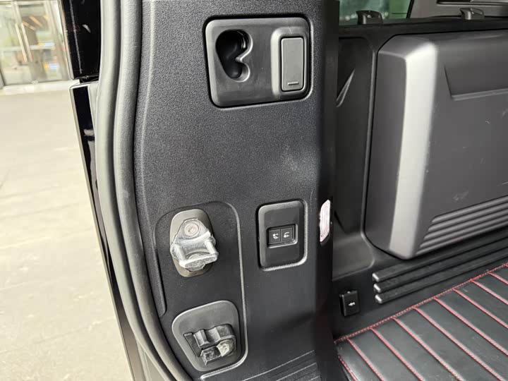 Land Rover Defender — фото 18
