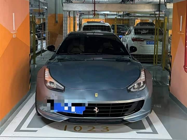 Ferrari GTC4 Lusso 2017 3.9 T V 8 — фото 2