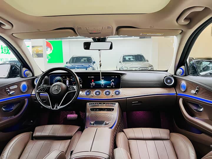 Mercedes-Benz E-Class 2022 E 260 L — фото 15