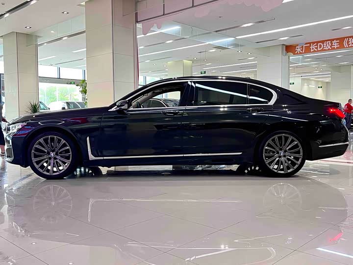 BMW 7-Series 2019 740 Li Leading — фото 3