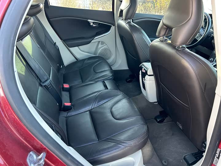 Volvo V40 2015 1.6 T — фото 39