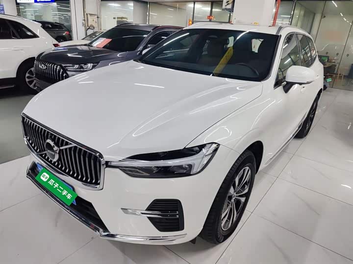 Volvo XC60 2025 B 5 4 WD — фото 2