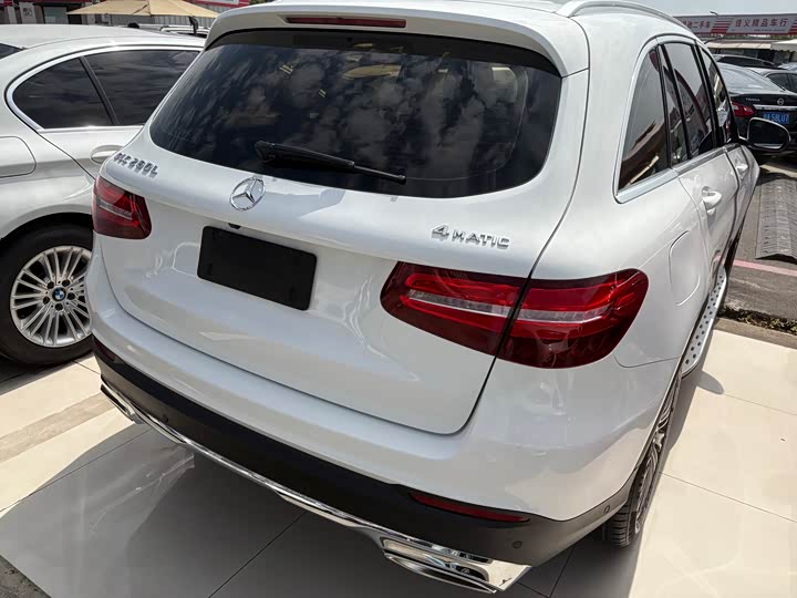 Mercedes-Benz GLC 200 4MATIC — фото 17