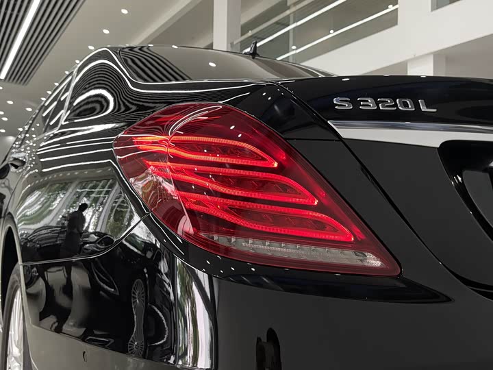 Mercedes-Benz S-Class 2017 S 320 L — фото 10