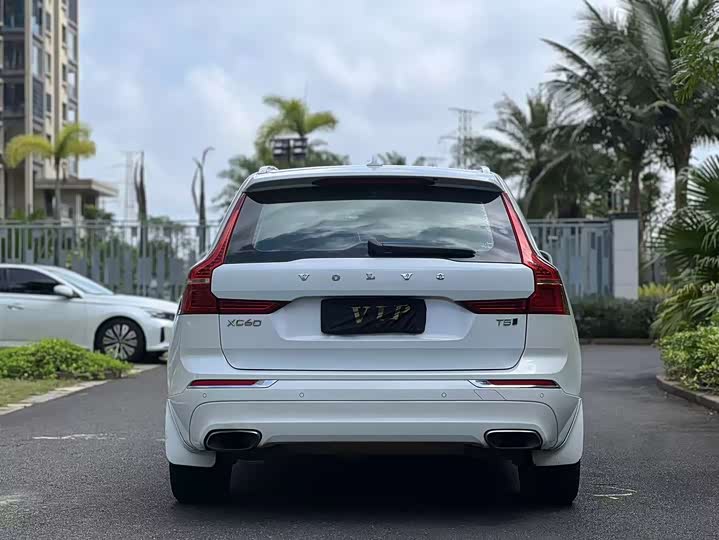 Volvo XC60 2018 T 5 4 WD — фото 17