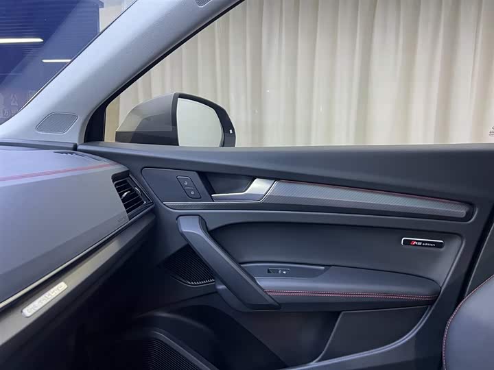 Audi Q5L 2022 40 T RS — фото 18