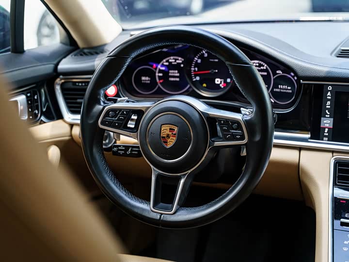 Porsche Panamera 2017 Panamera 4 Sport Turismo 3.0 T — фото 8