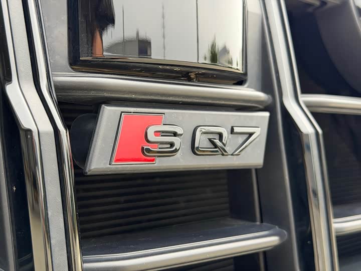 Audi SQ7 2024 4.0 TFSI — фото 23