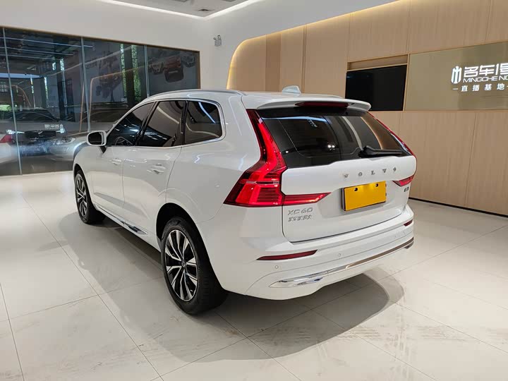 Volvo XC60 2023 B 5 4 WD — фото 6