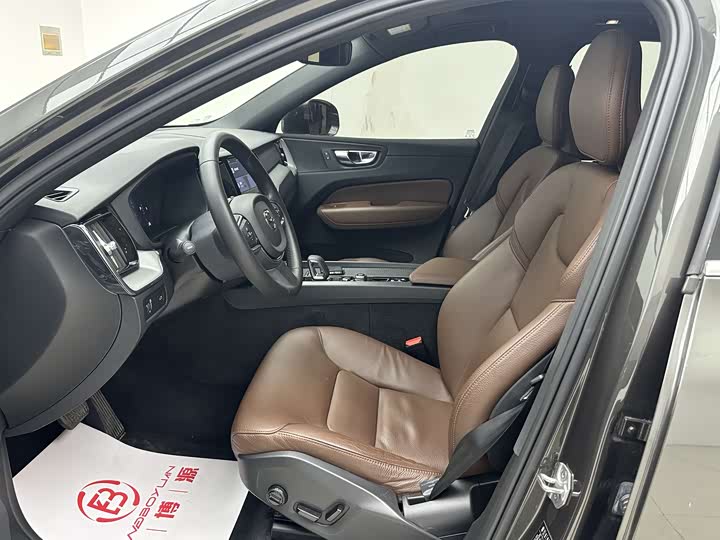 Volvo XC60 2022 B 5 4 WD — фото 9
