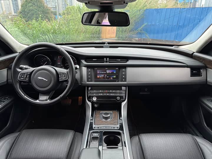 Jaguar XFL 2017 XFL 2.0 T 200 PS — фото 10