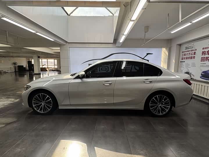 BMW 3 Series 320i спортпакет — фото 4