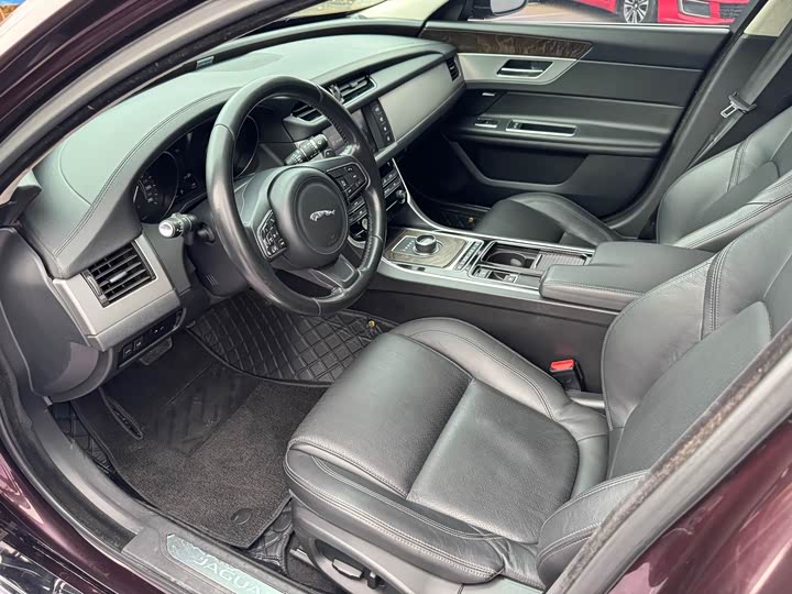 Jaguar XFL 2017 XFL 2.0 T 200 PS — фото 8