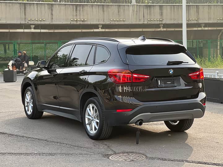 BMW X1 2019 s Drive 18 Li — фото 6