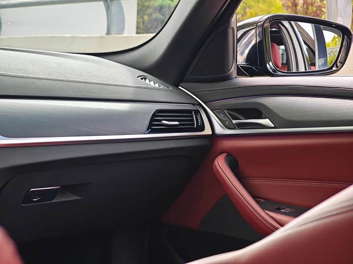 BMW 5-Series 2023 530 Li Leading M — фото 12