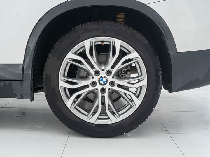 BMW X1 2019 s Drive 20 Li Leading — фото 19