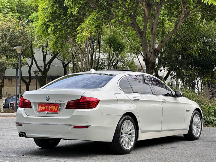 BMW 5 Series 525Li — фото 7