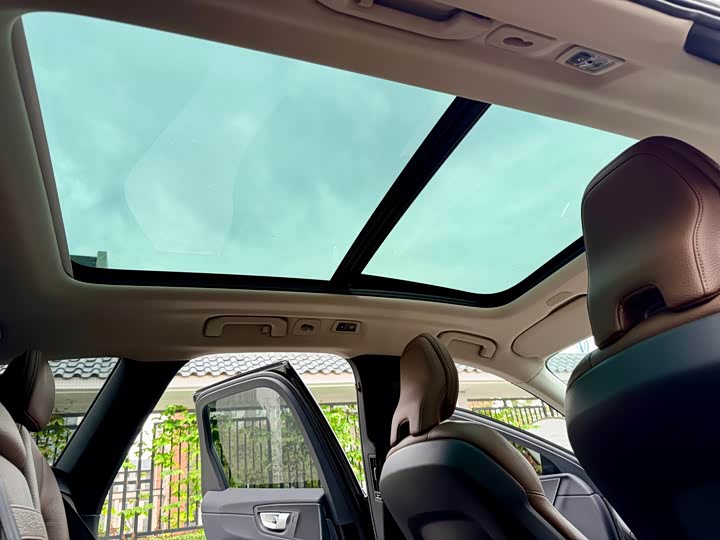 Volvo XC60 2020 T 5 4 WD — фото 17