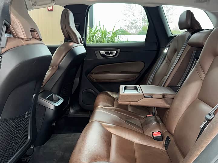 Volvo XC60 2020 T 5 4 WD — фото 19