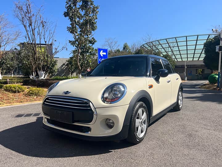 MINI Hatch — фото 1