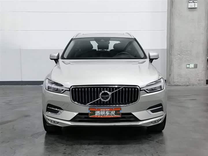 Volvo XC60 2018 T 5 4 WD — фото 3