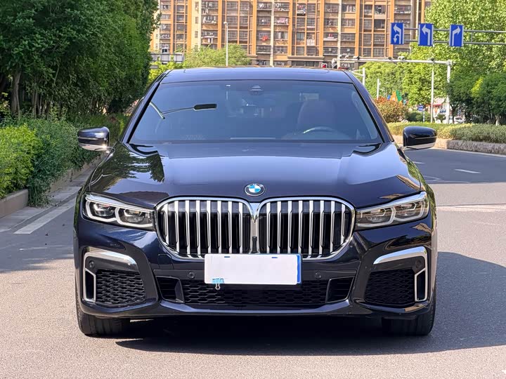 BMW 7 Series 730Li M спортпакет — фото 2