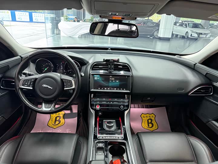 Jaguar XEL 2019 2.0 T 200 PS — фото 10