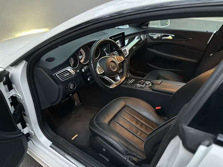 Mercedes-Benz CLS 2017 CLS 320 — фото 8
