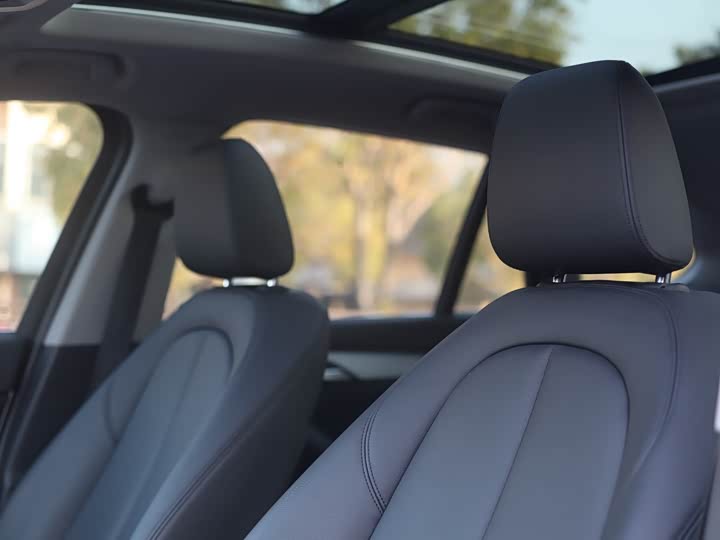 BMW X1 2016 s Drive 18 Li — фото 25