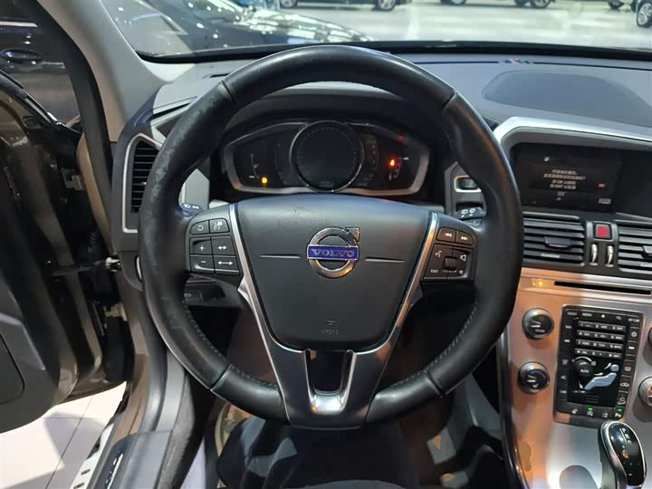 Volvo XC60 2017 T 5 AWD — фото 11