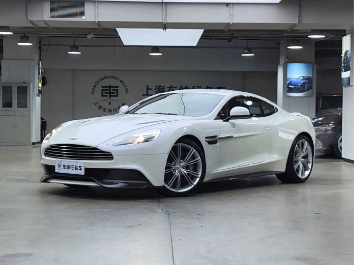 Aston Martin Vanquish 2013 6.0 L Standard — фото 1
