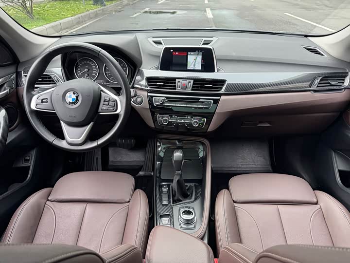 BMW X1 2018 x Drive 20 Li — фото 8