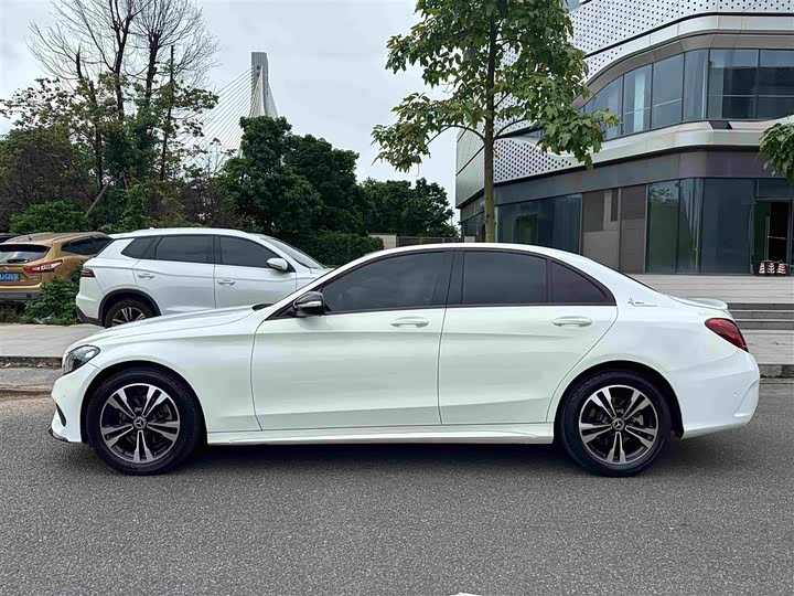 Mercedes-Benz C-Class C 200 спорт — фото 10