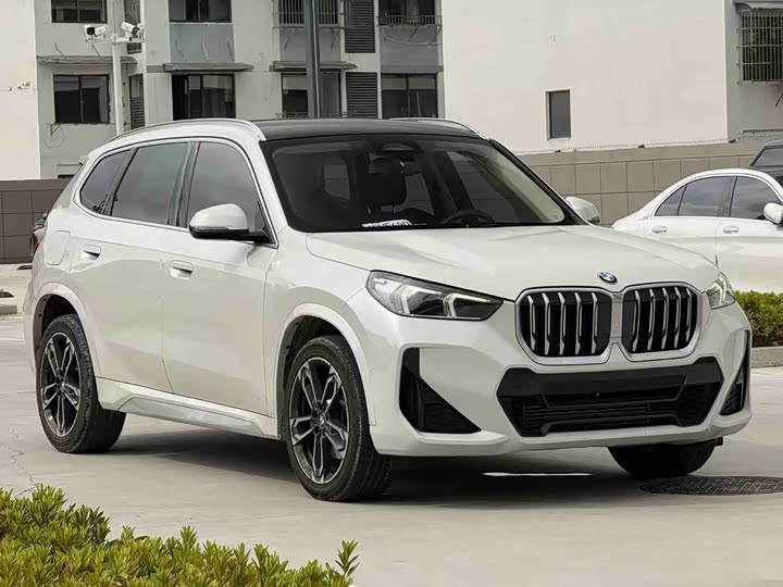 BMW X1 sDrive25Li M спортпакет — фото 2