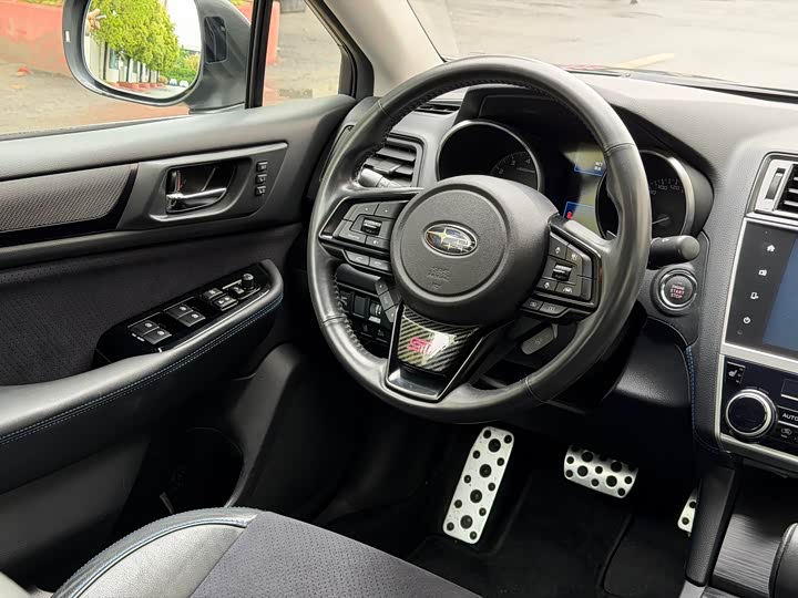 Subaru Legacy — фото 14