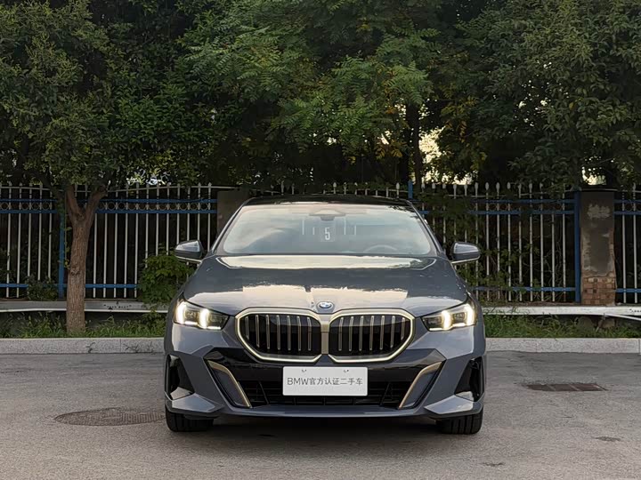 BMW 5 Series 525Li M спортпакет — фото 2