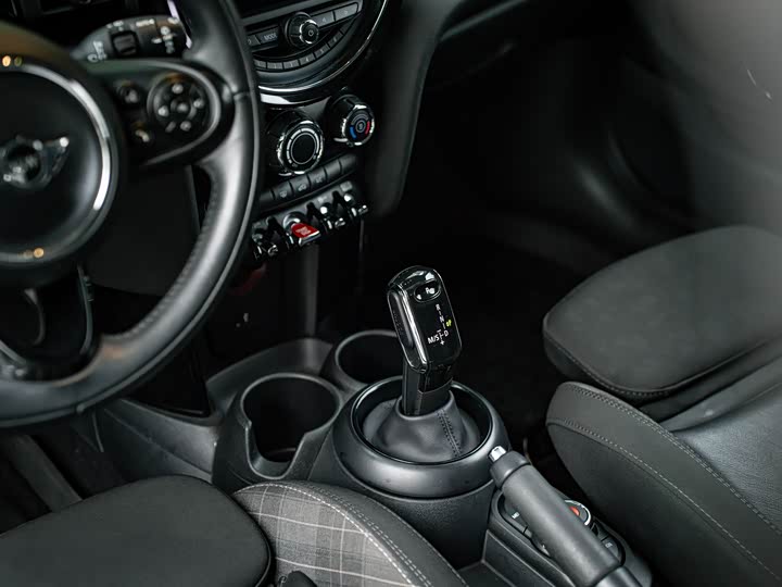 MINI Hatch — фото 12