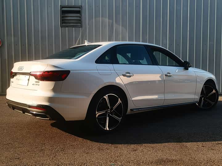 Audi A4L 2025 200 40 TFSI — фото 12