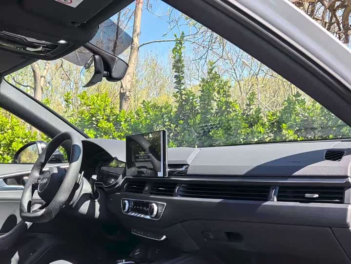 Audi A4L 2025 200 40 TFSI — фото 9
