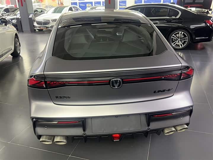 Changan UNI-V 2022 2.0 T — фото 13