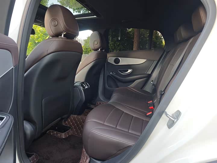 Mercedes-Benz GLC 2017 GLC 200 4 MATIC SUV — фото 9