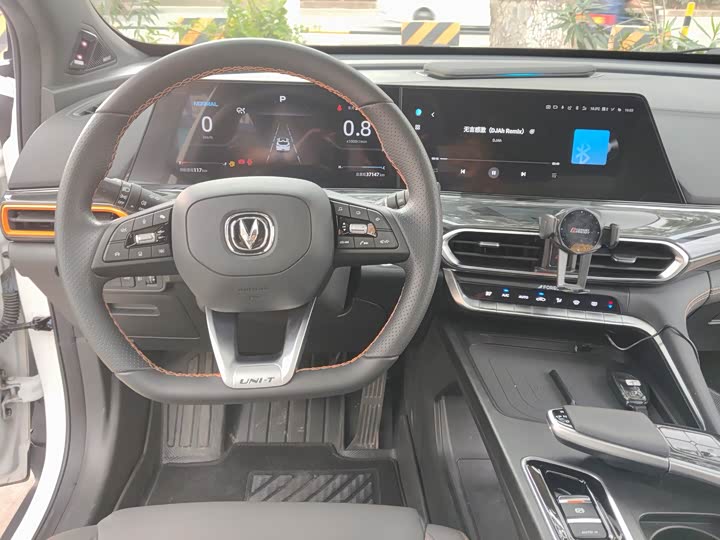 Changan UNI-T 2021 1.5 T Flagship — фото 19