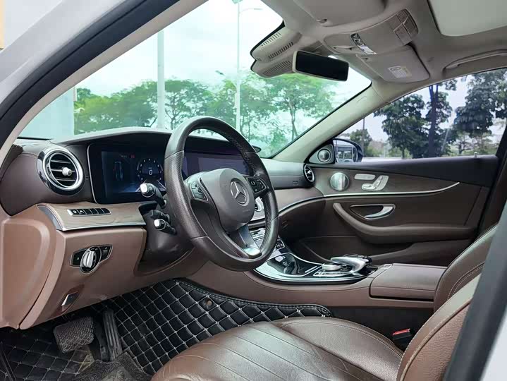 Mercedes-Benz E-Class E 320 L 4MATIC — фото 4