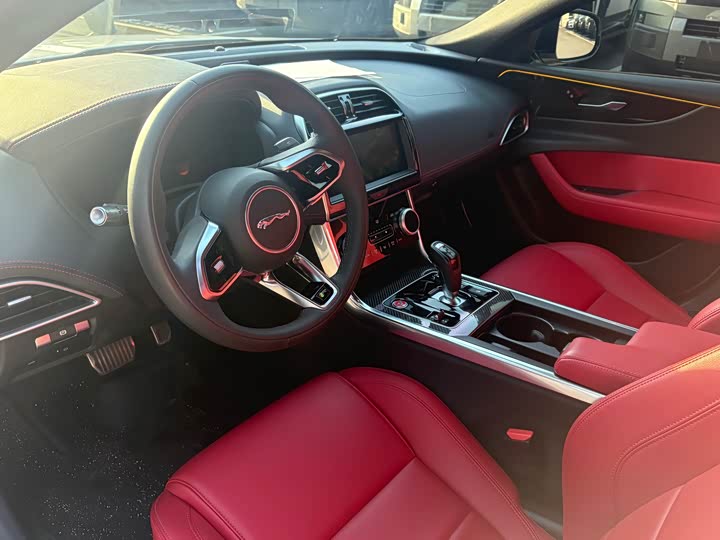 Jaguar XEL 2021 2.0 T 200 PS R-DYNAMIC — фото 4